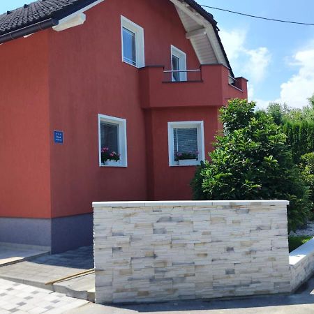 Apartment Igor - Holiday Home Ostarije Buitenkant foto