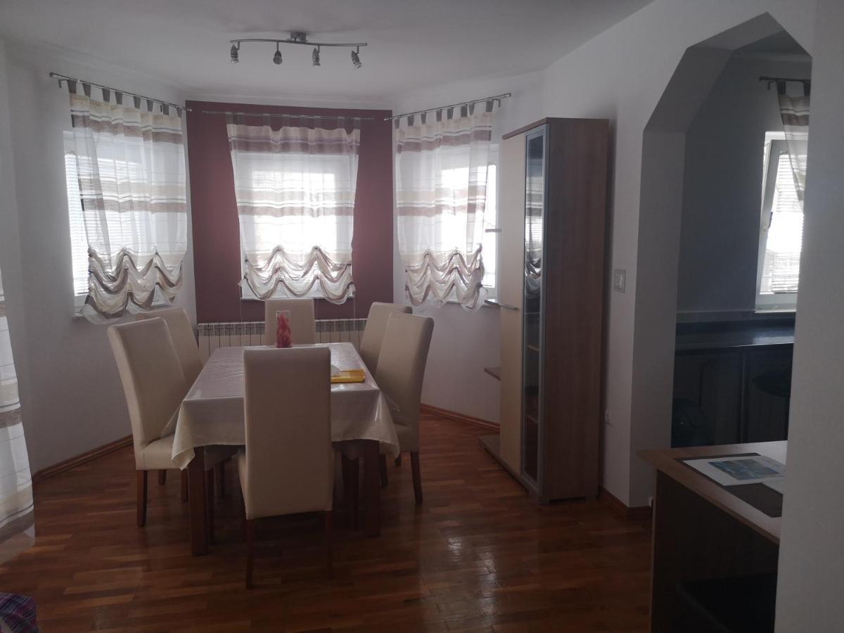 Apartment Igor - Holiday Home Ostarije Buitenkant foto