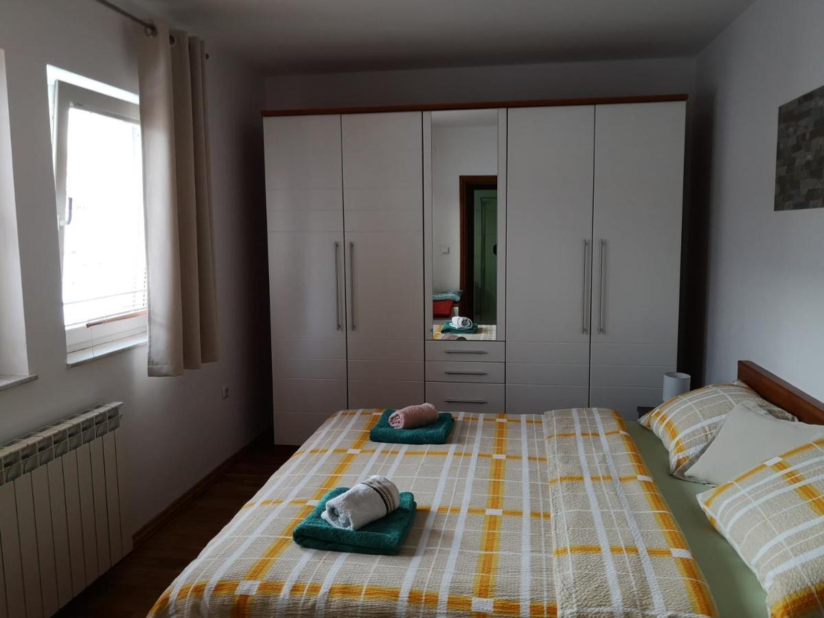 Apartment Igor - Holiday Home Ostarije Buitenkant foto
