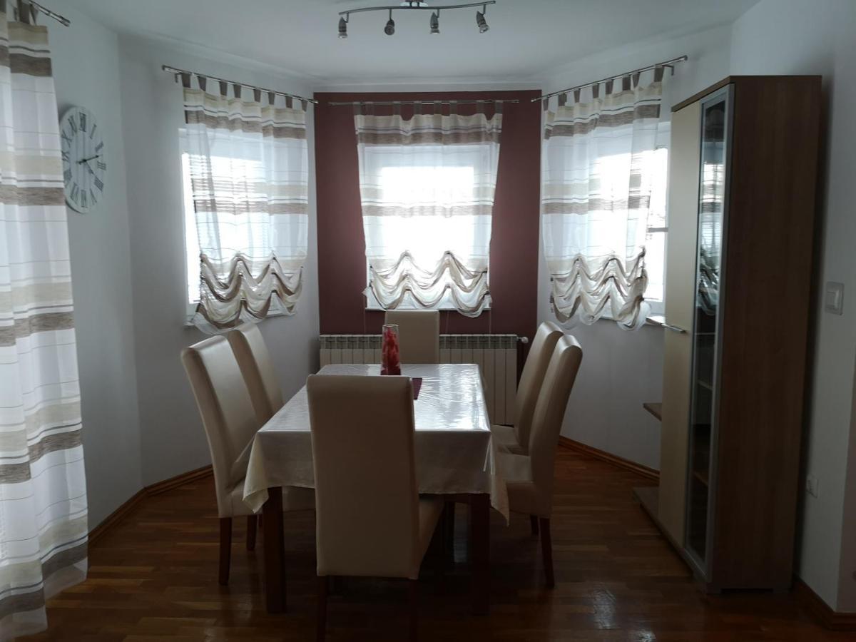 Apartment Igor - Holiday Home Ostarije Buitenkant foto